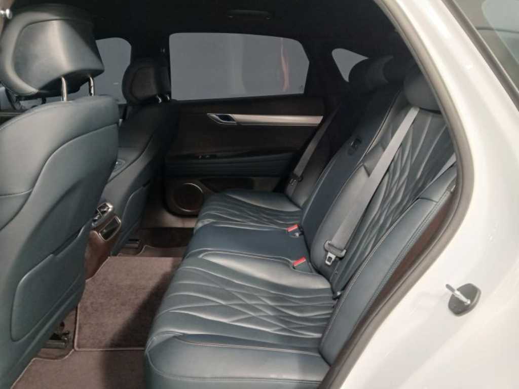 Genesis G80 - Vista 7