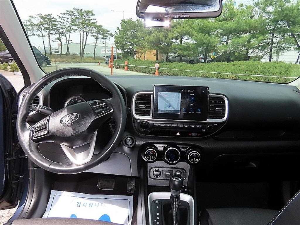 HYUNDAI Venue - Vista 7