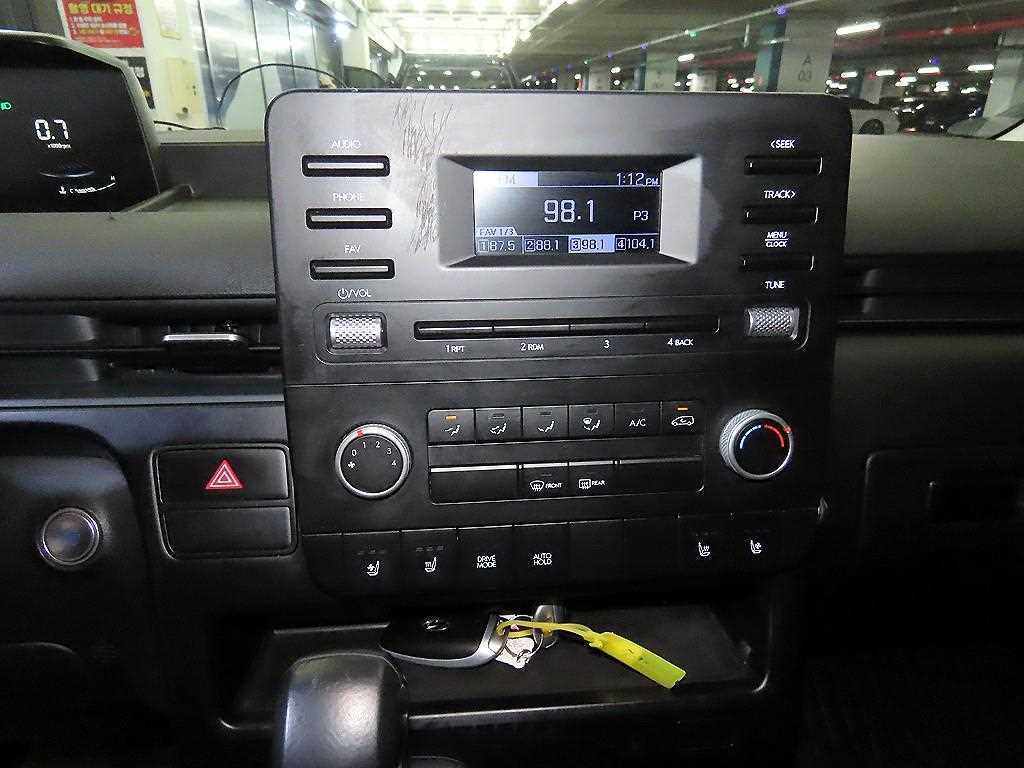 HYUNDAI Staria - Vista 10