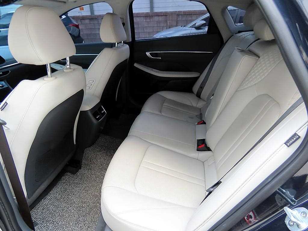 HYUNDAI Sonata - Vista 6