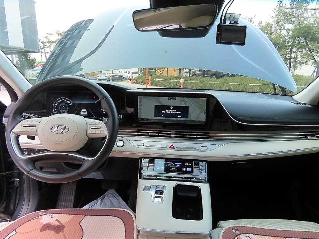 HYUNDAI Grandeur - Vista 5