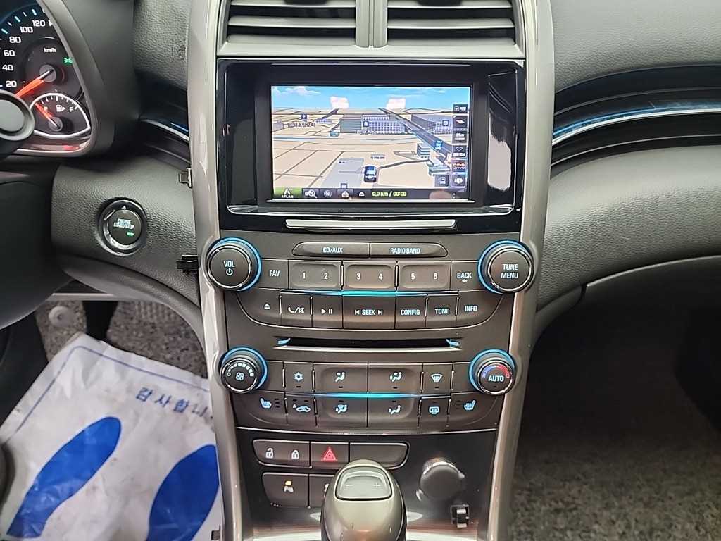 Chevrolet Malibu - Vista 8