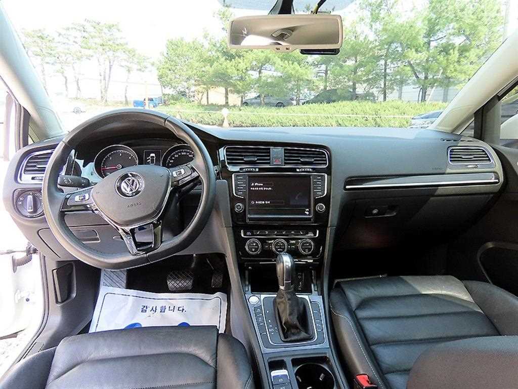 Volkswagen Golf - Vista 7