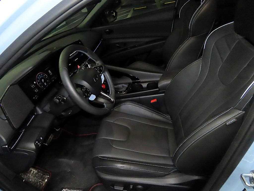 HYUNDAI Avante - Vista 6