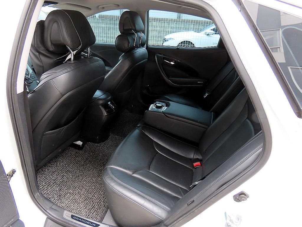 HYUNDAI Grandeur - Vista 6