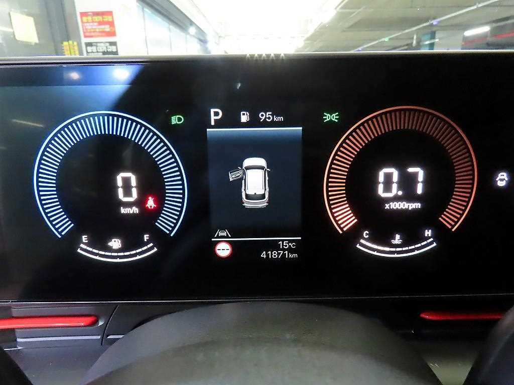 HYUNDAI Kona - Vista 9