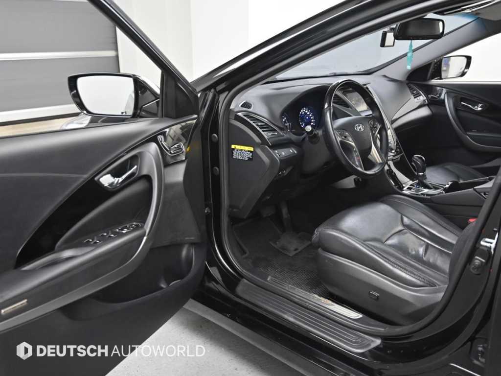 HYUNDAI Grandeur - Vista 11