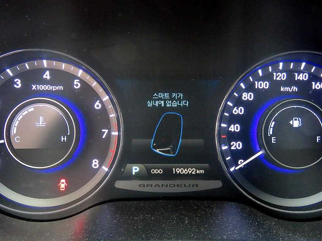 HYUNDAI Grandeur - Vista 8