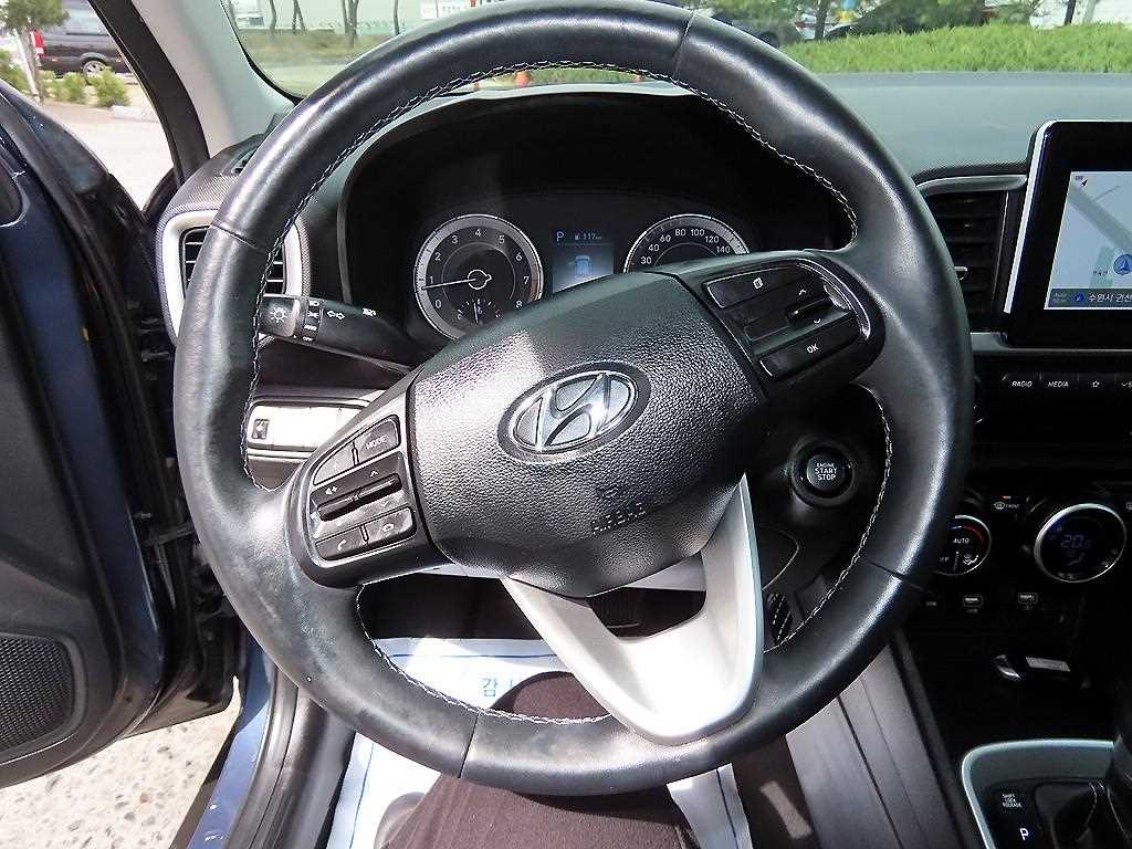 HYUNDAI Venue - Vista 8