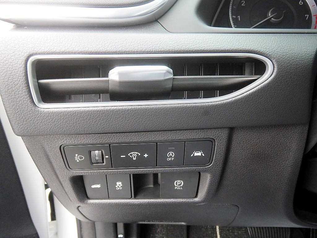 HYUNDAI Sonata - Vista 8