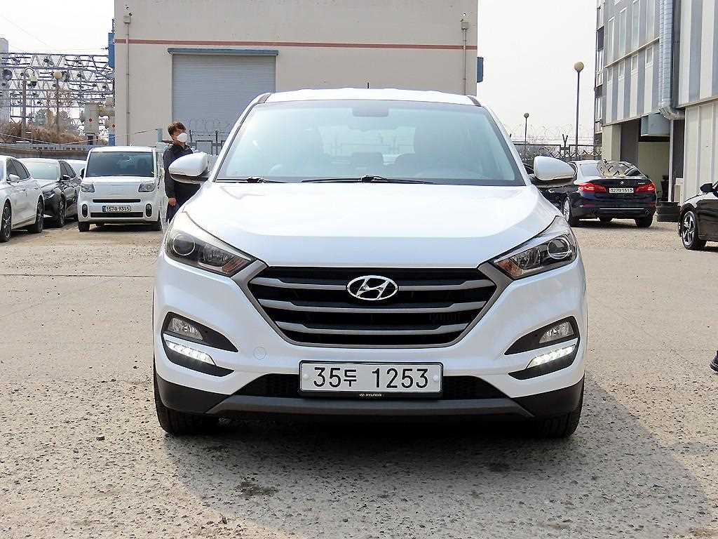 HYUNDAI Tucson 2016 Blanco - Importación desde Corea - HF Imports Iquique - Foto 1