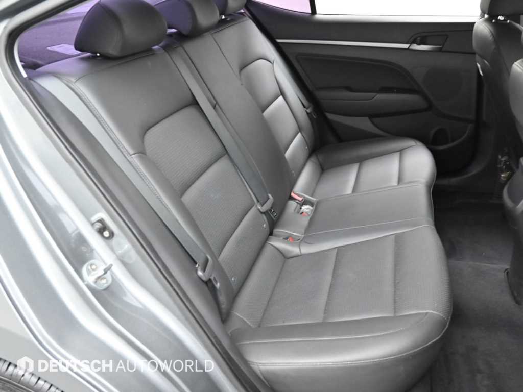 HYUNDAI Avante - Vista 12