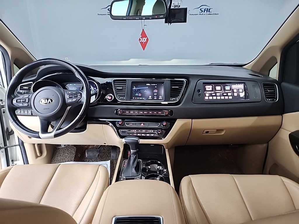 KIA Carnival - Vista 7