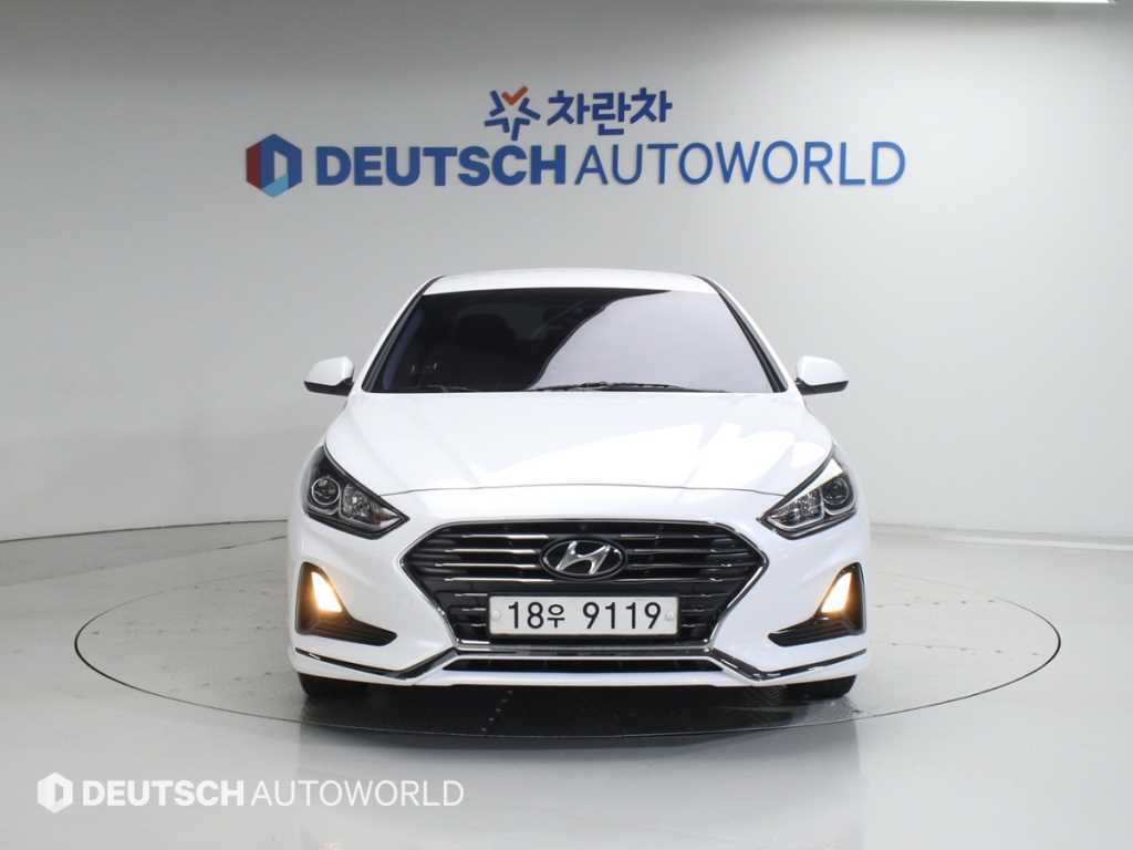 HYUNDAI Sonata - Vista 3