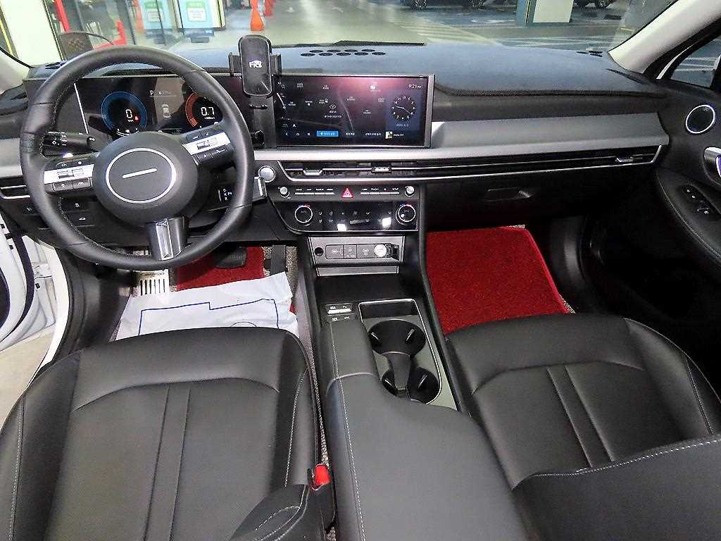 HYUNDAI Sonata - Vista 9