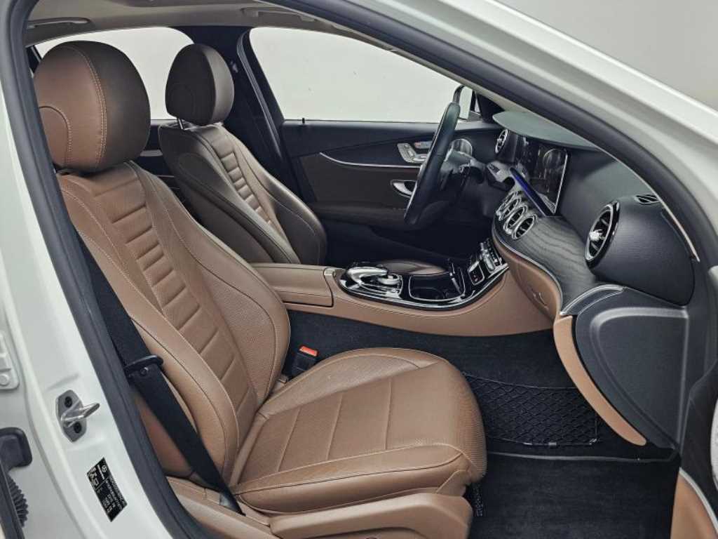 Mercedes Benz E class - Vista 10