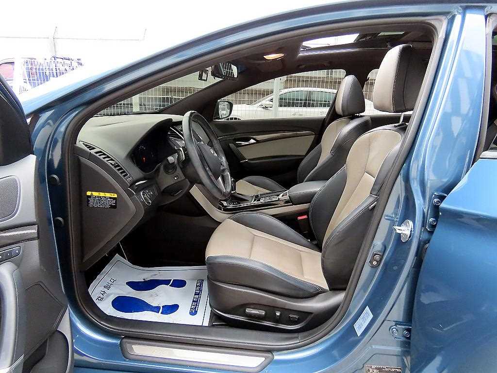 HYUNDAI i40 - Vista 5