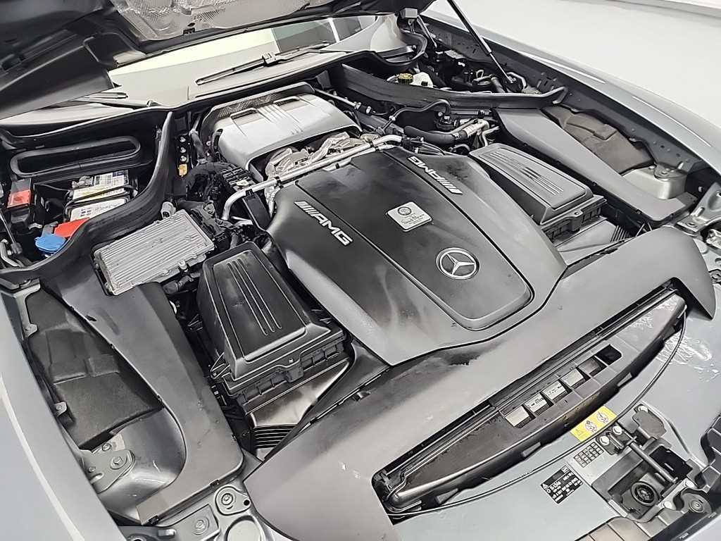 Mercedes Benz AMG GT - Vista 5