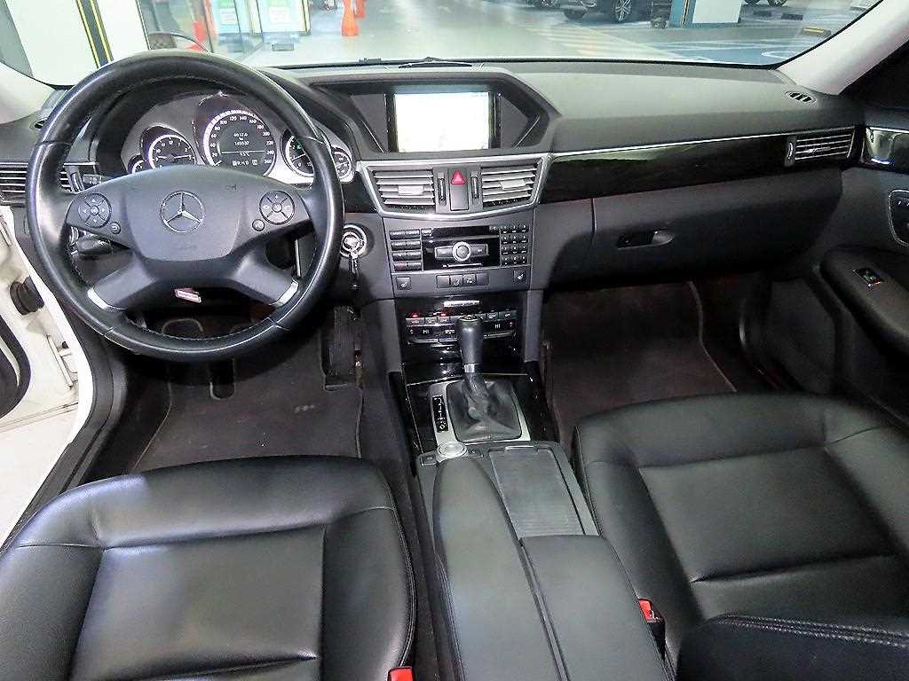 Mercedes Benz E class - Vista 10