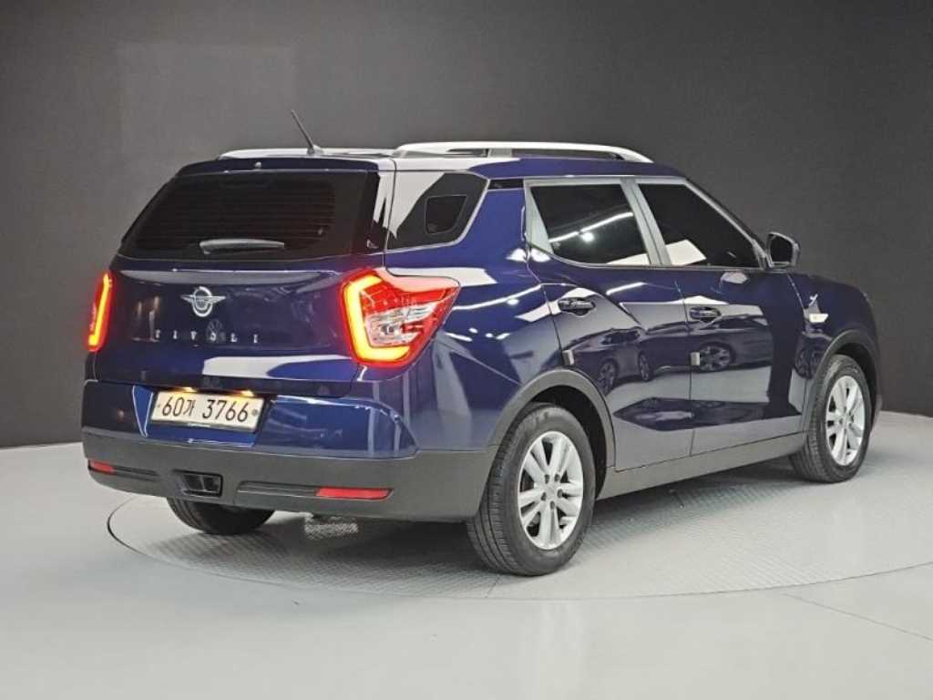 Ssangyong Tivoli - Vista 4