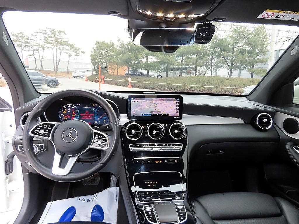 Mercedes Benz GLC Class - Vista 7