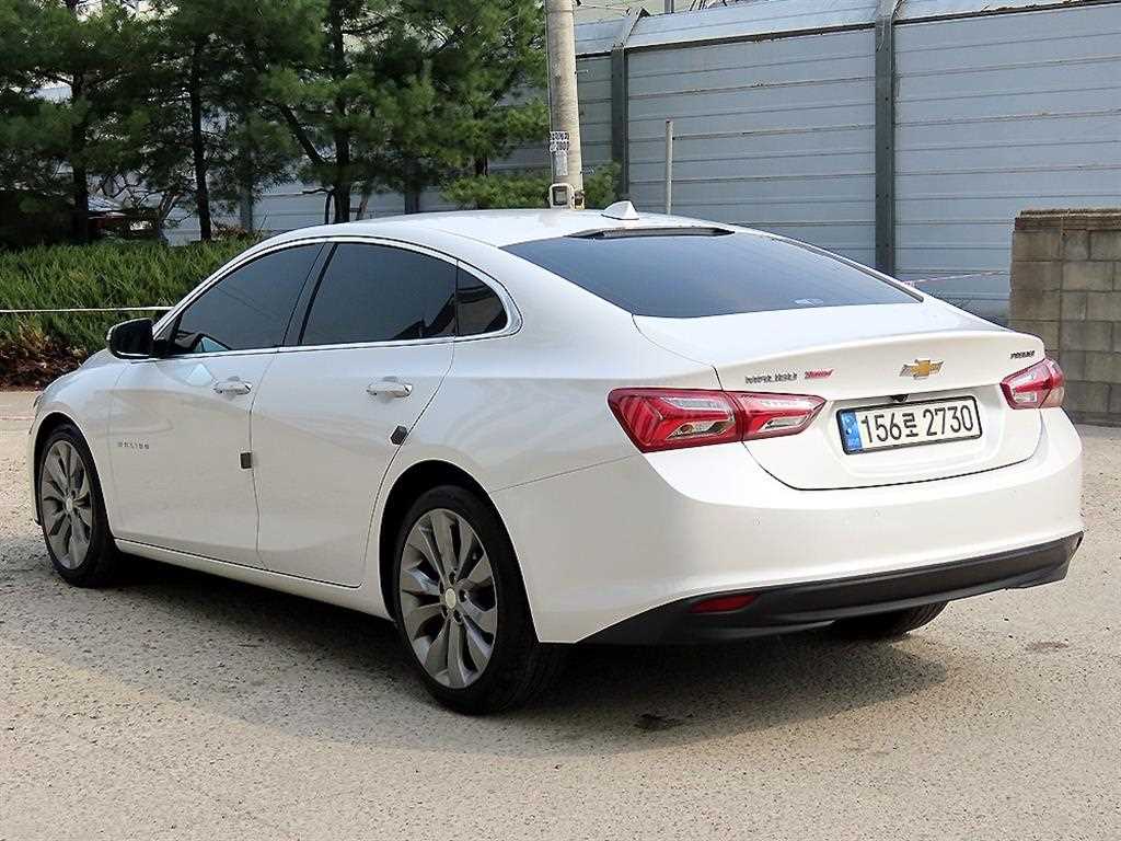 Chevrolet Malibu - Vista 3