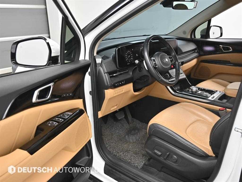 KIA Carnival - Vista 11