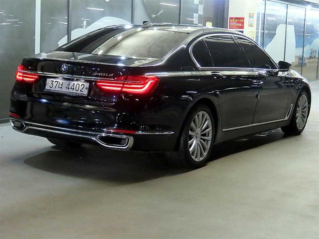 BMW 7 Series - Vista 4