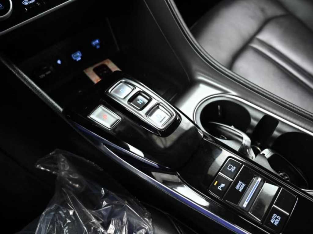 HYUNDAI Sonata - Vista 9