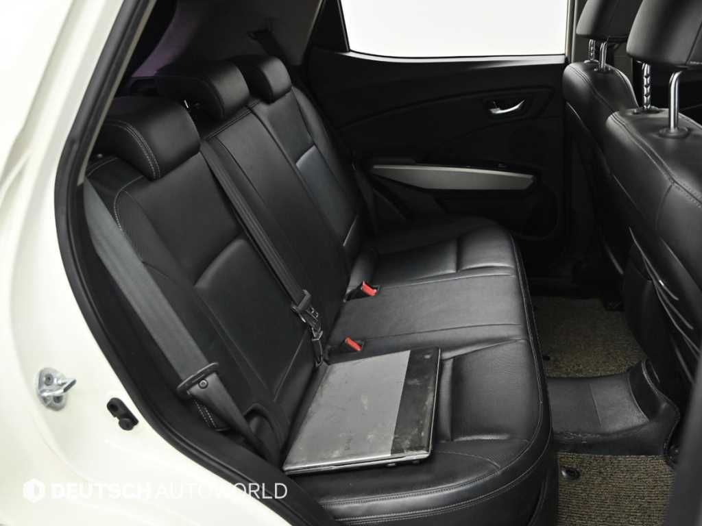 Ssangyong Tivoli - Vista 12