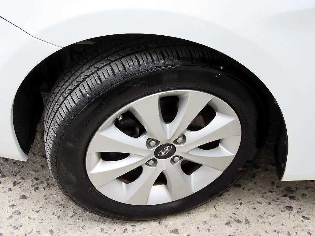 HYUNDAI Accent 2016 Blanco - Importación desde Corea - HF Imports Iquique - Foto 19