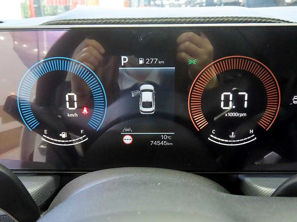 HYUNDAI Sonata - Vista 8