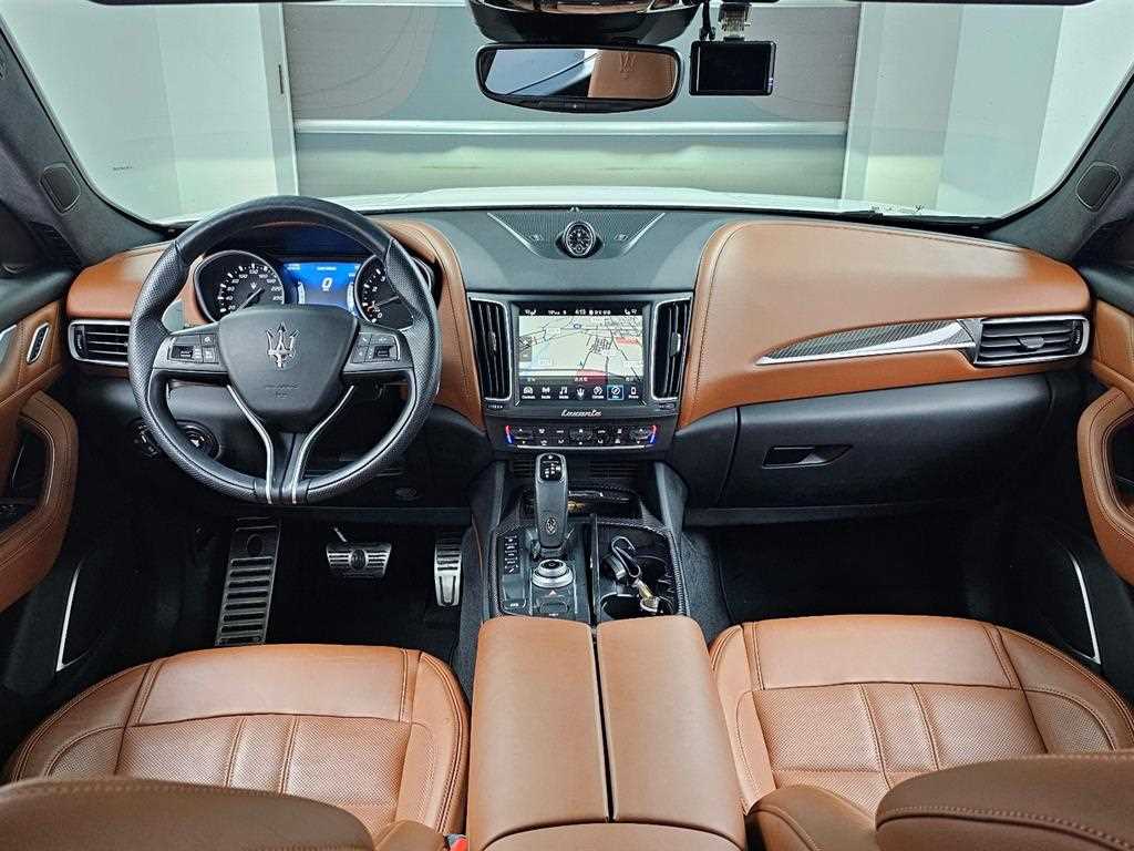 Maserati Levante - Vista 7
