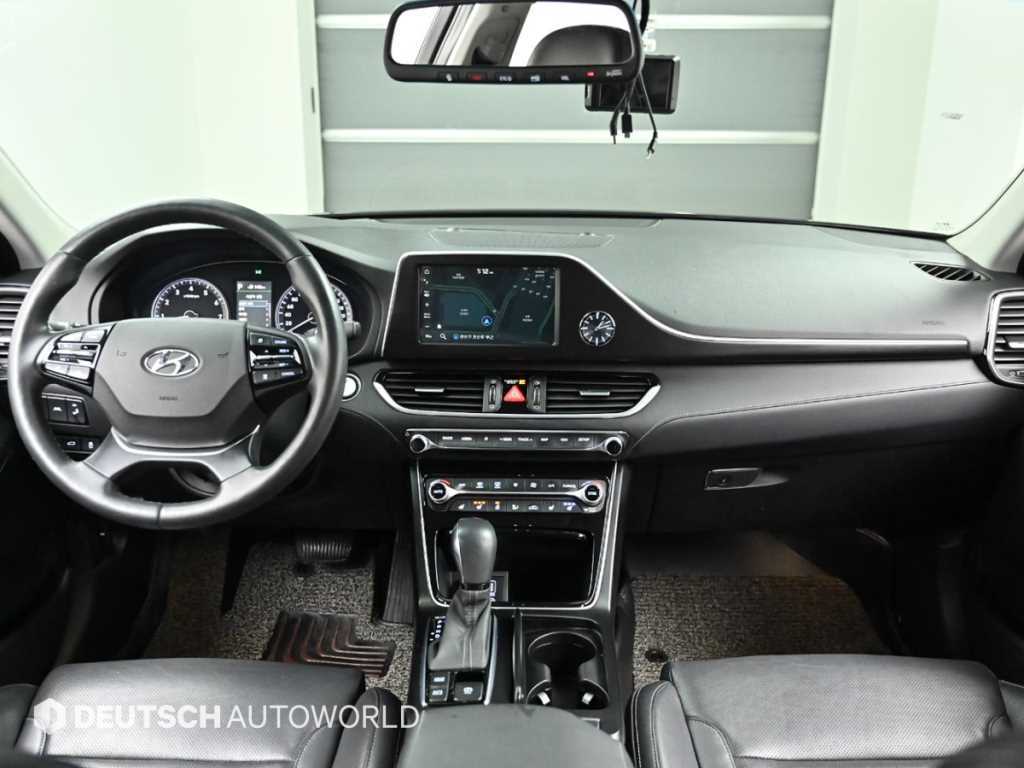 HYUNDAI Grandeur - Vista 7