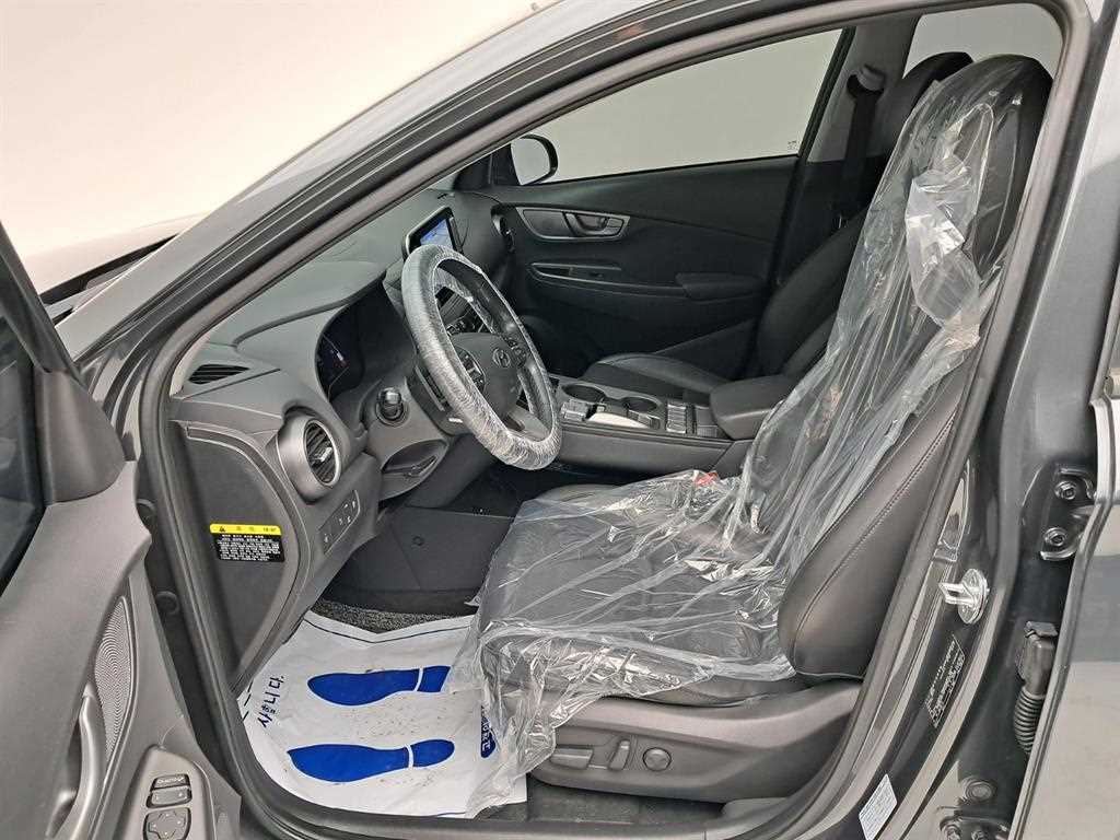 HYUNDAI Kona - Vista 11