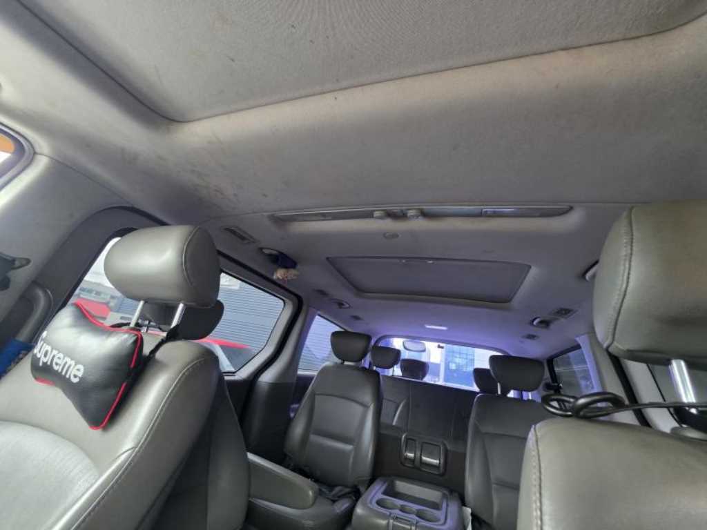 HYUNDAI Starex - Vista 10