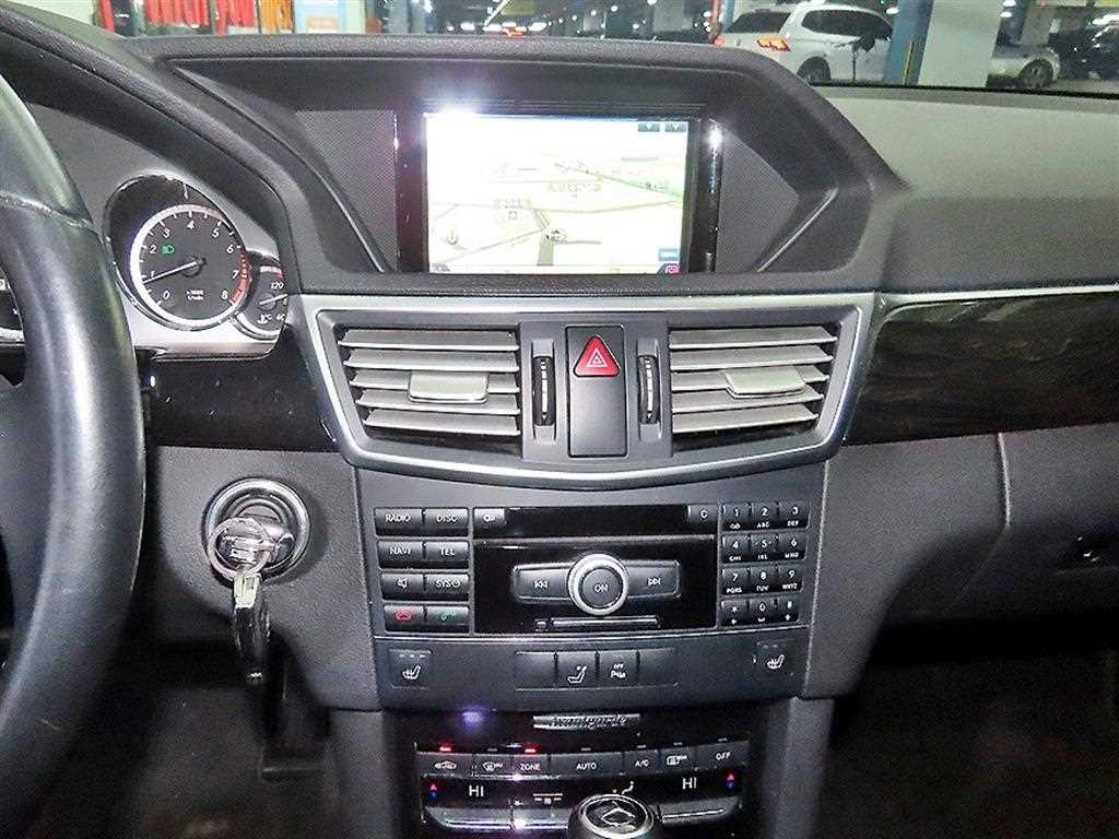 Mercedes Benz E class - Vista 11