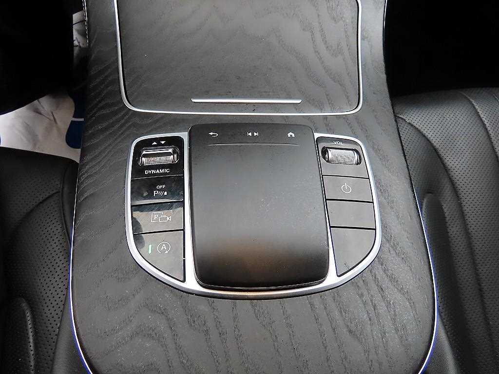 Mercedes Benz CLS Class - Vista 12