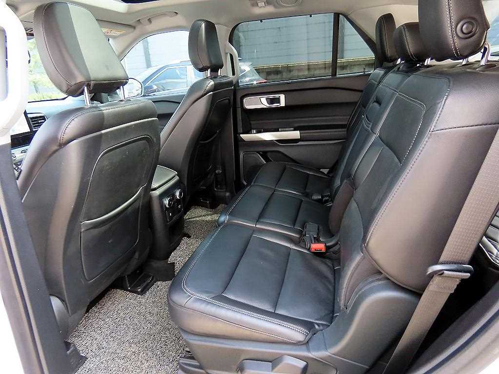 Ford Explorer - Vista 6