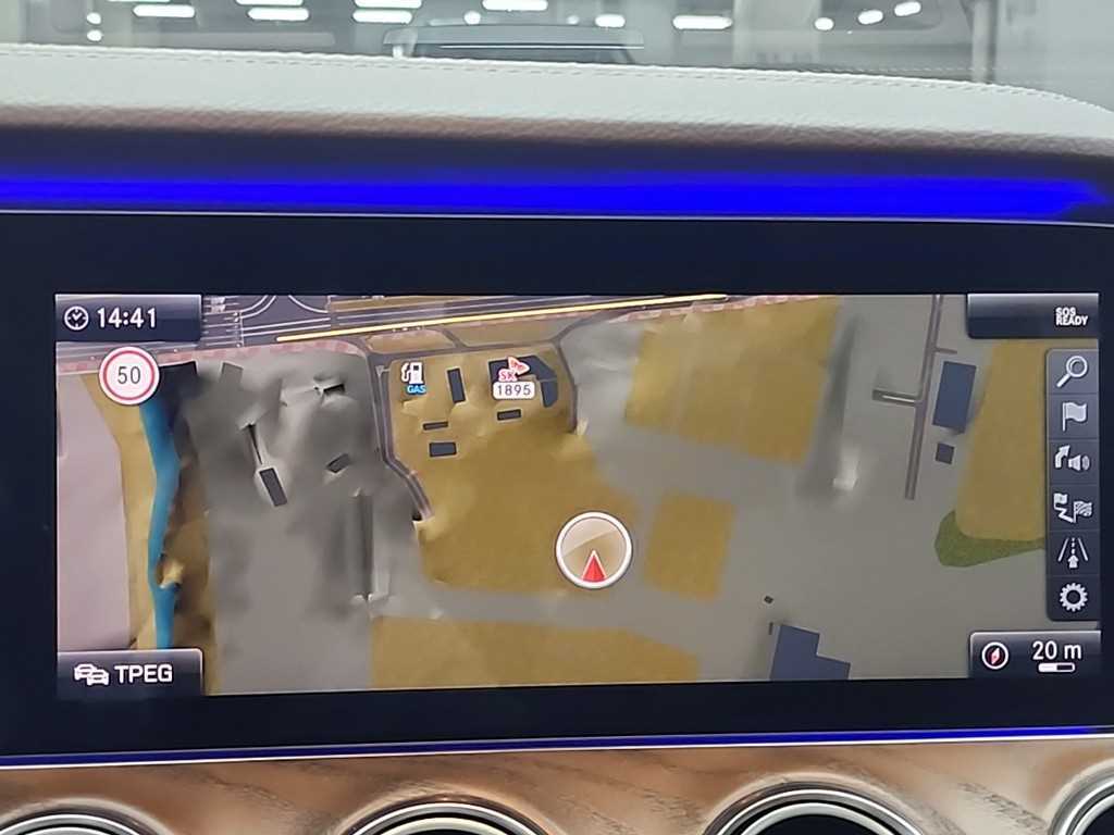 Mercedes Benz E class - Vista 10