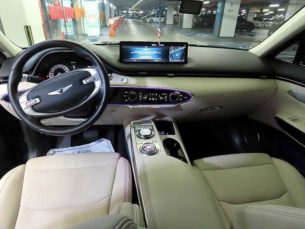 Genesis GV70 - Vista 10