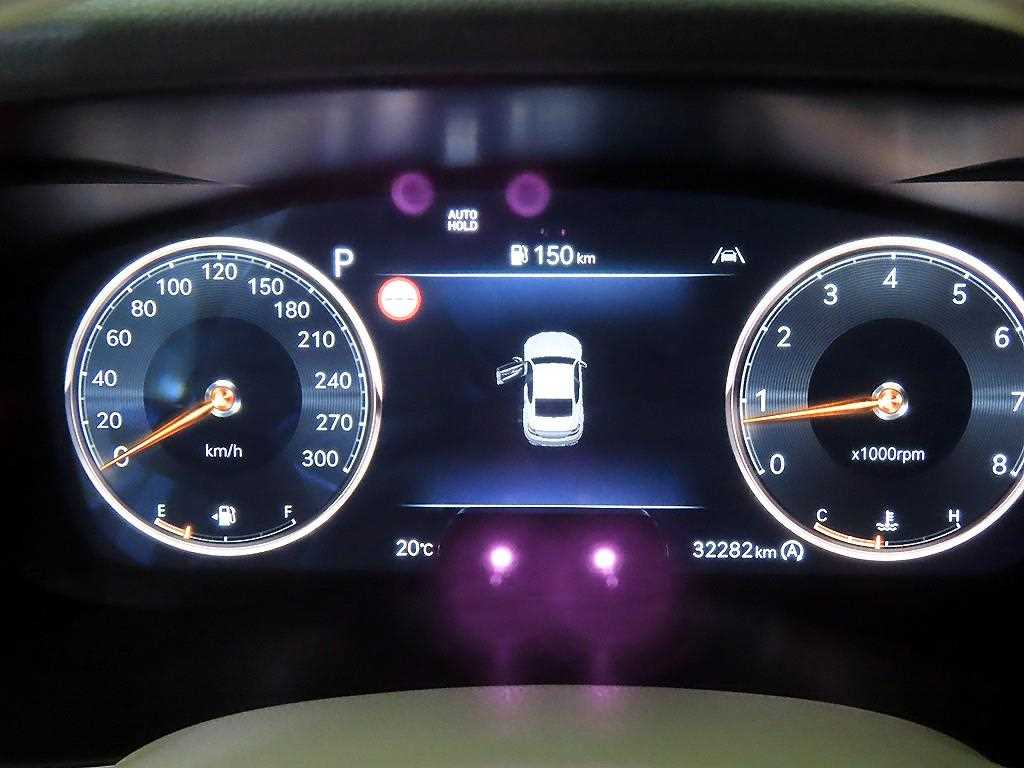 Genesis G70 - Vista 9