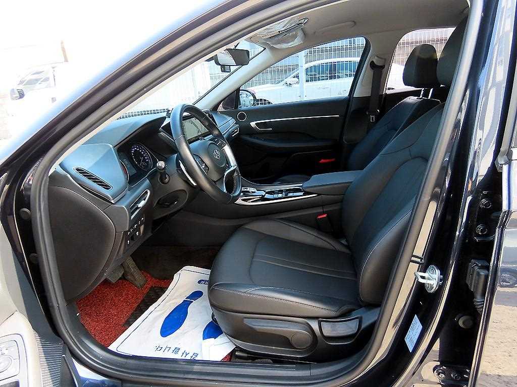 HYUNDAI Sonata - Vista 5