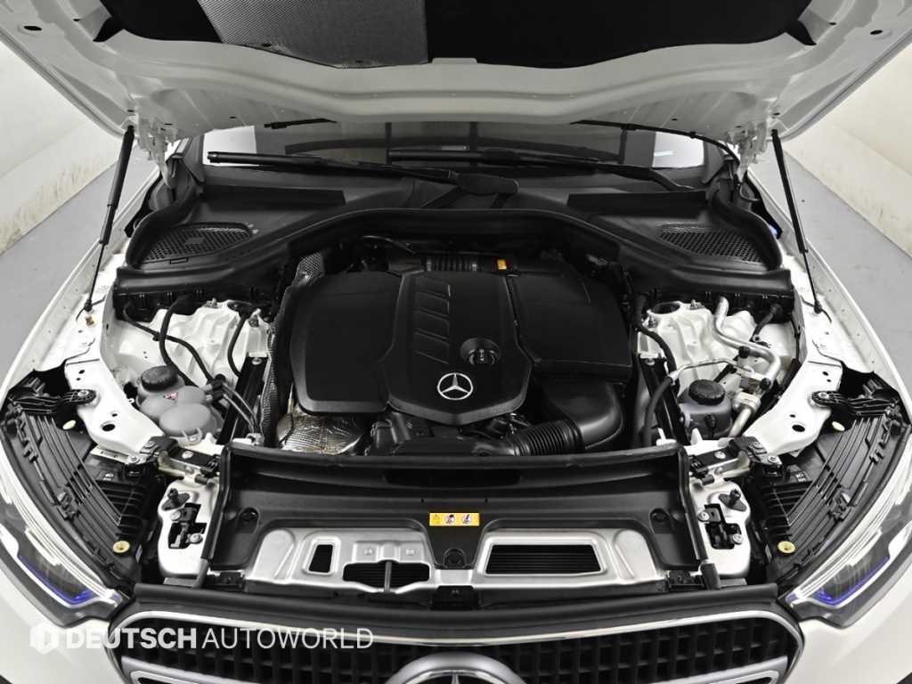 Mercedes Benz GLC Class - Vista 6