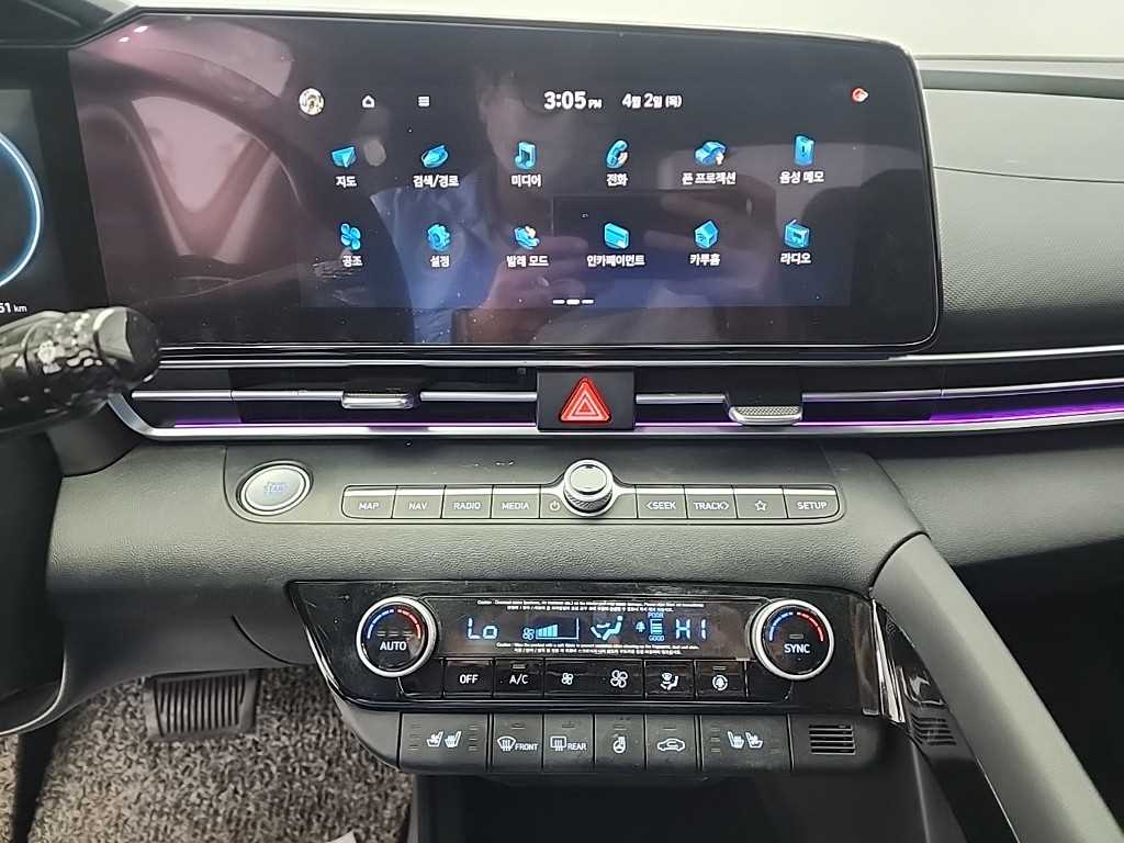 HYUNDAI Avante - Vista 10