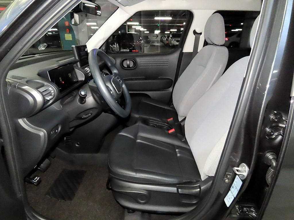 HYUNDAI Casper - Vista 6