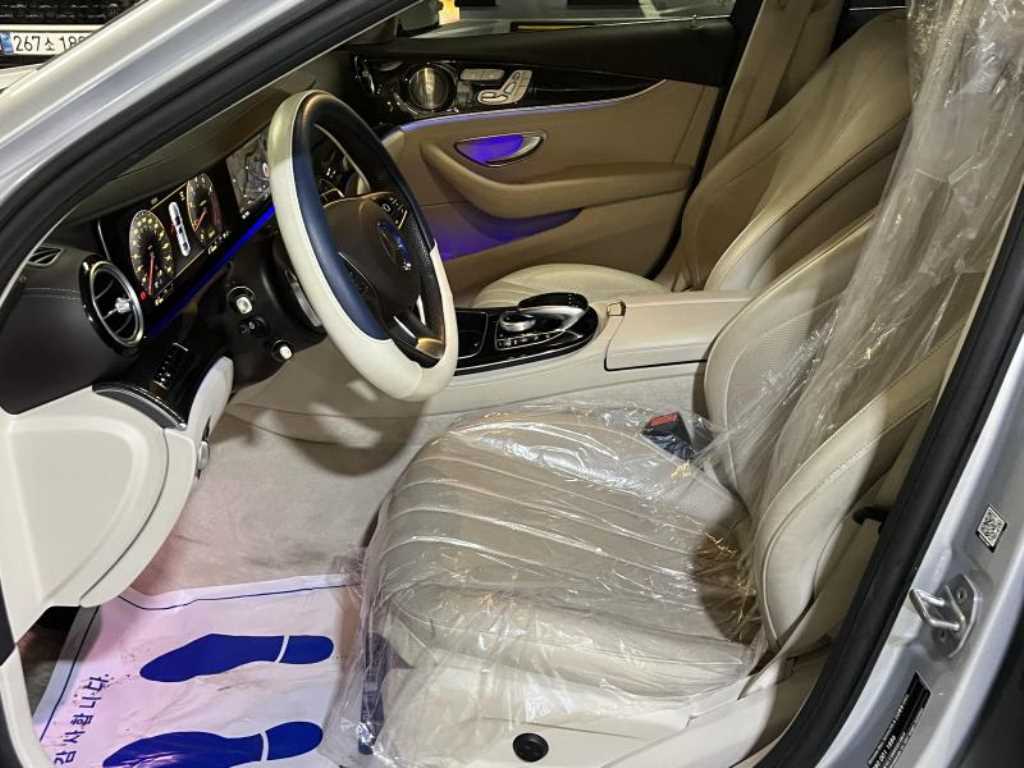 Mercedes Benz E class - Vista 7