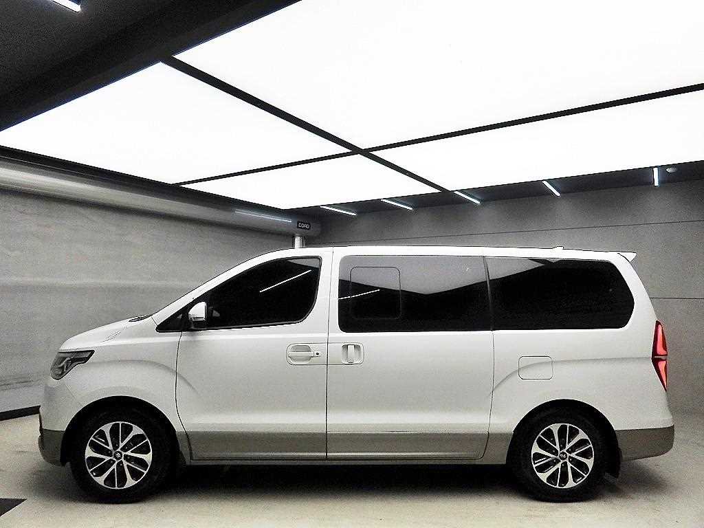 HYUNDAI Starex - Vista 4