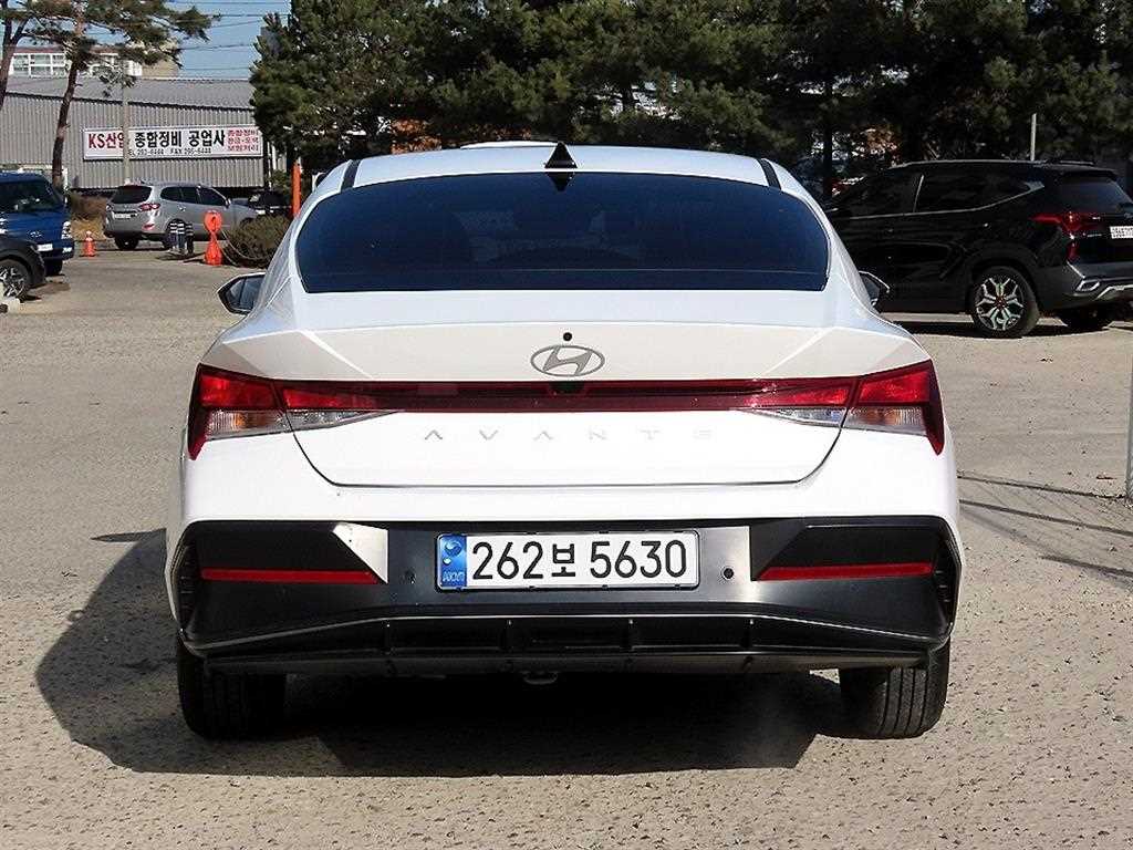 HYUNDAI Avante - Vista 4