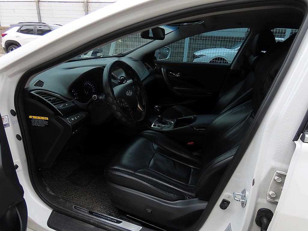 HYUNDAI Grandeur - Vista 5